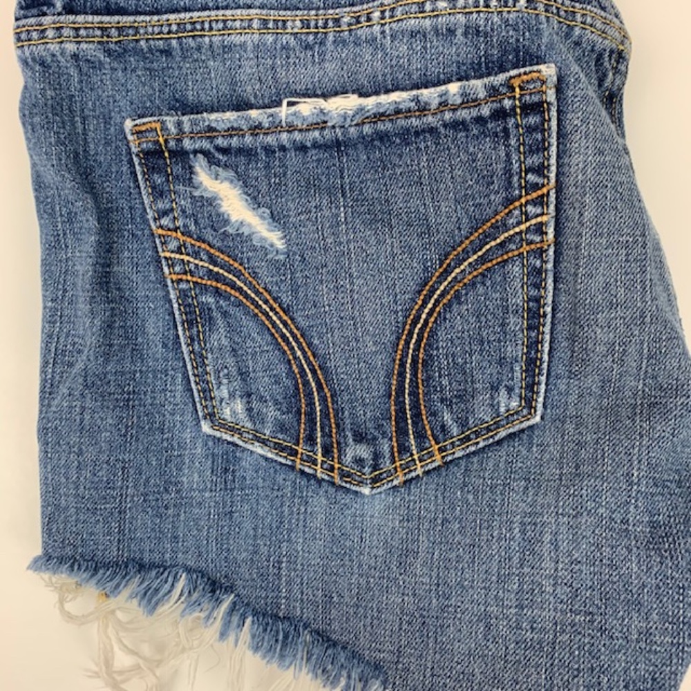 Hollister jeans shorts. Laguna Skinny. Size 9R. - Picture 12 of 15